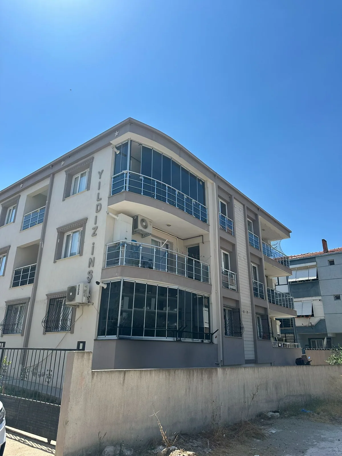Armutlu 8 Daireli Konut